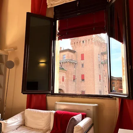 Largo Castello Ferrara