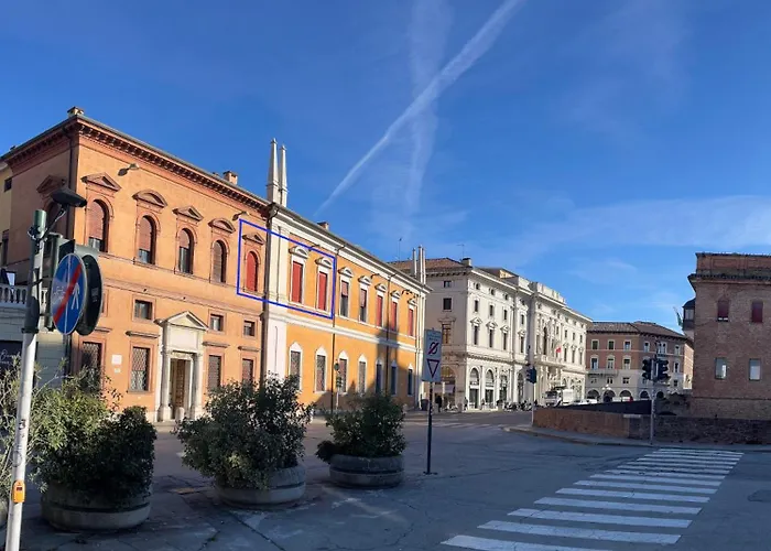 Largo Castello Ferrara