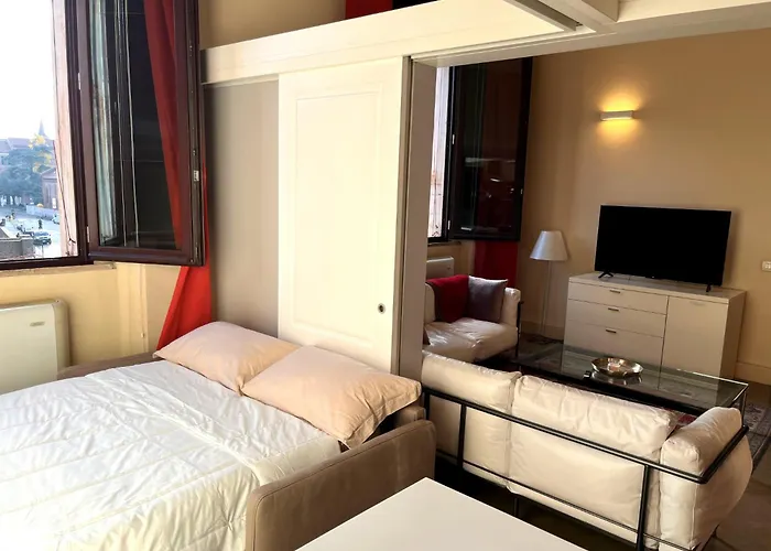 Largo Castello Ferrara