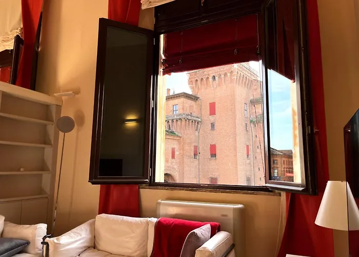 Largo Castello Ferrara